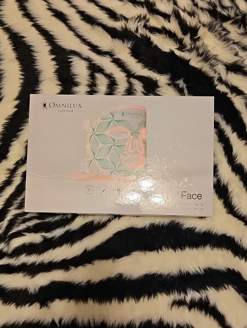●●OMNILUX FACE-NECK & DECOLLETE LED LIGHT THERAPHY DEVICE NIB●●